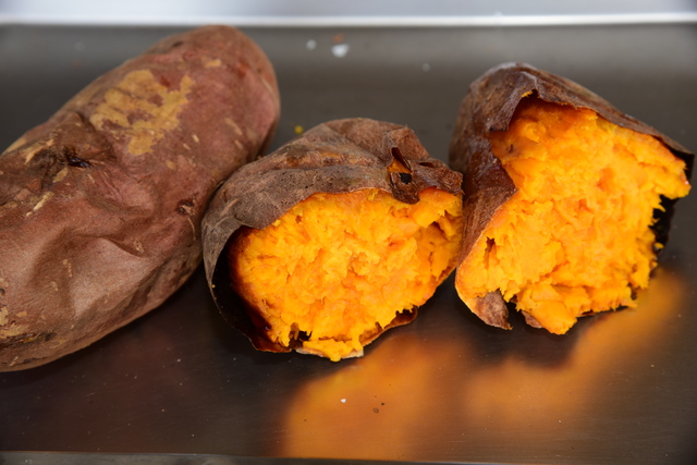 Qigu Zhuang’s Charcoal Baked Sweet Potato-5